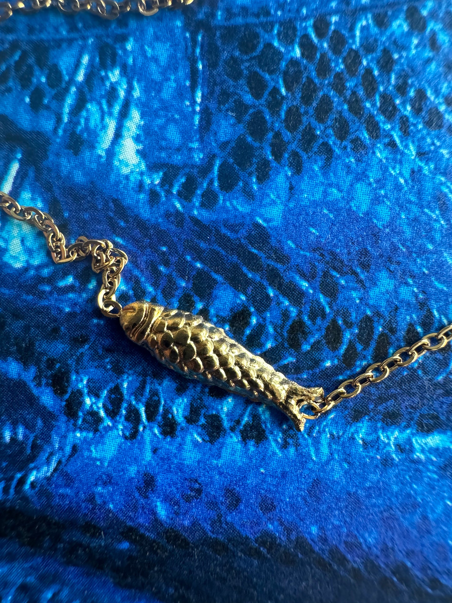 Mini fish armband