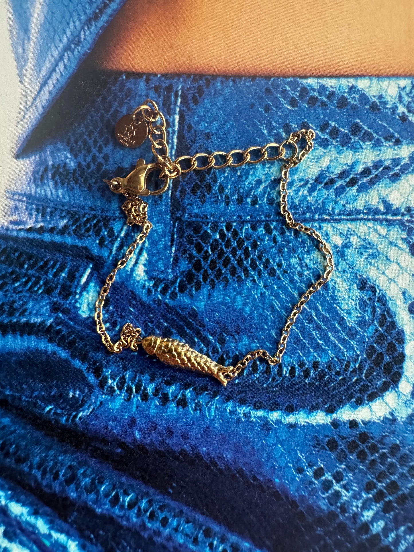 Mini fish armband